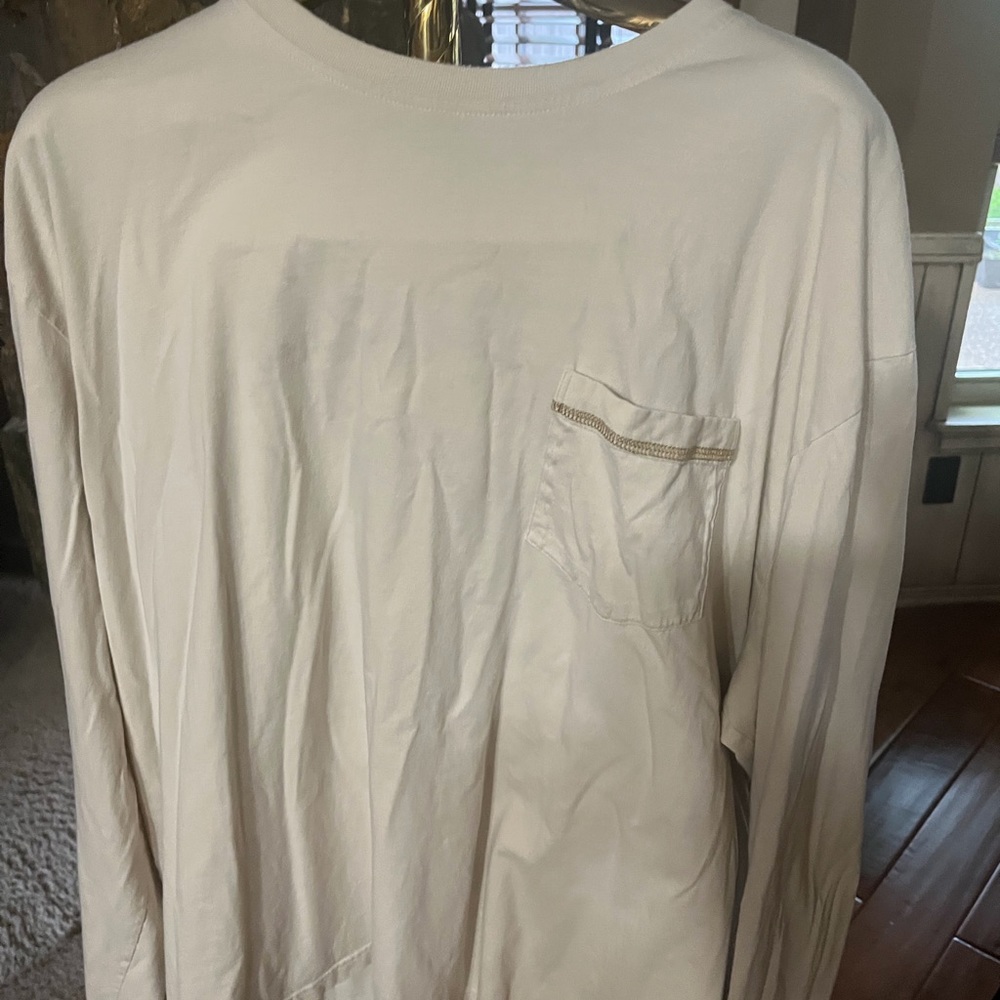 Tommy Bahama stitched design on back